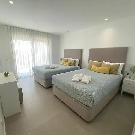 Spectacular Ocean Views, Enormous Private Terrace Apartamento